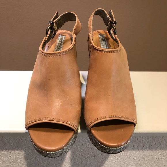 Banana Republic open-toe sandals - Picture 3 of 6